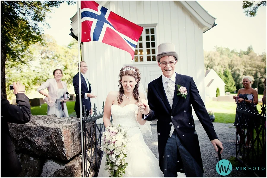 22-bryllupsfotograf-fredrikstad-hovin-kirke-spydeberg.jpg