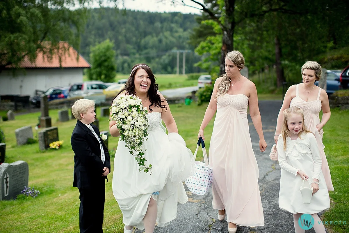 05-nykirke-bryllupsfotograf-heldagsfotografering.jpg