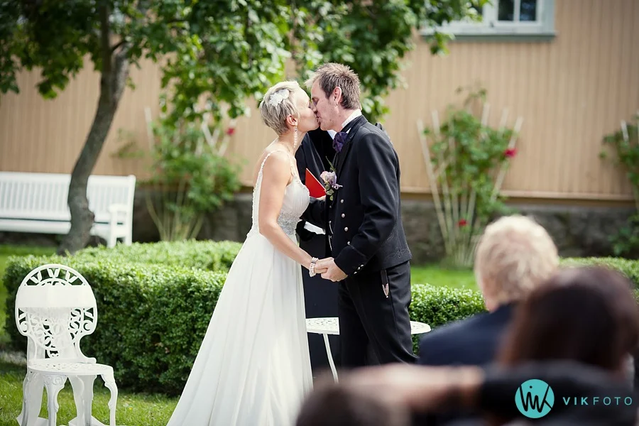 32-vielse-utendrs-bryllup-gamlebyen-fredrikstad.jpg
