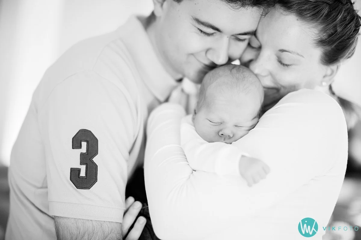 baby-familiebilde-familie-fotograf-sarpsborg.jpg