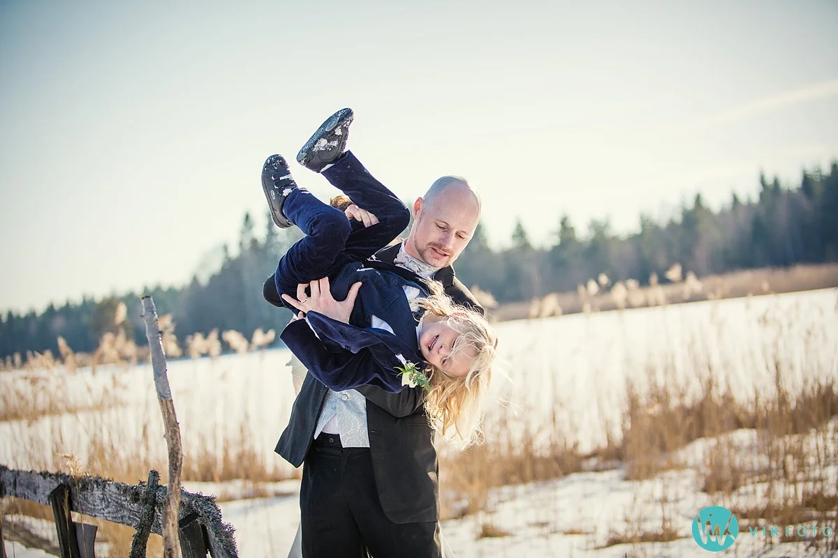 32-fotograf-bryllup-vinter-bryllupsbilde-sol-snø