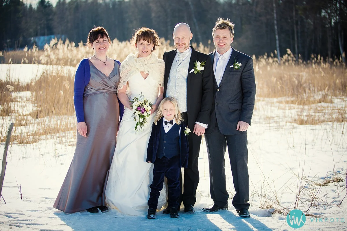 33-fotograf-bryllup-vinter-bryllupsbilde-sol-snø