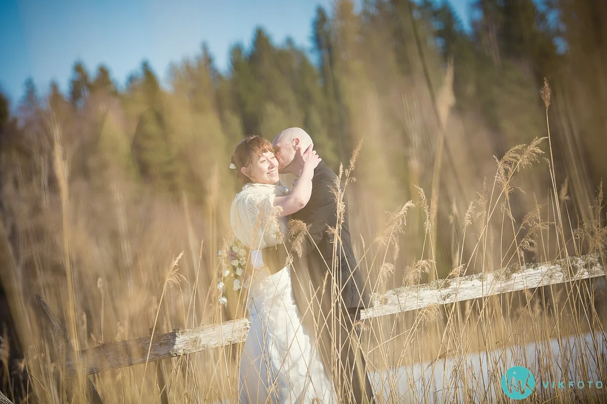 35-fotograf-bryllup-vinter-bryllupsbilde-sol-snø