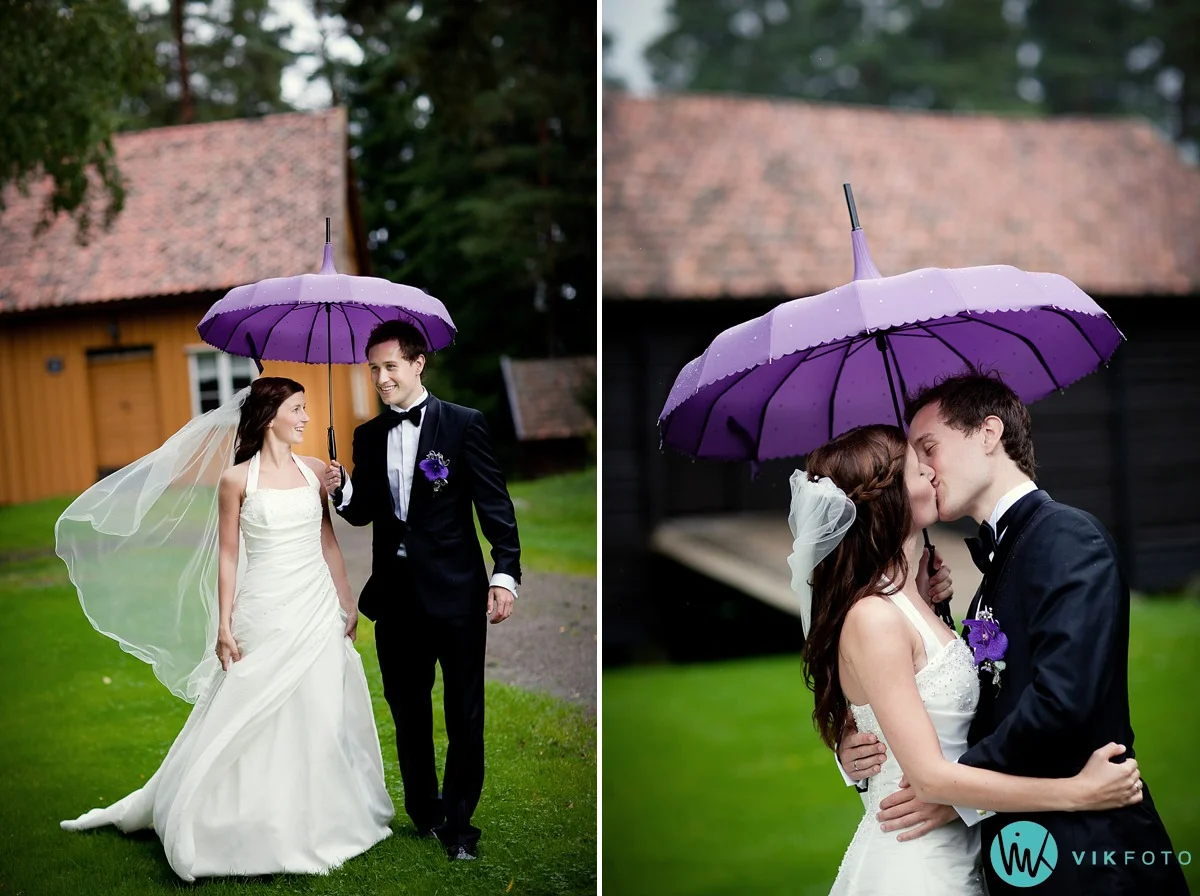 bryllup-brudepar-bryllupsbilde-regn-paraply.jpg