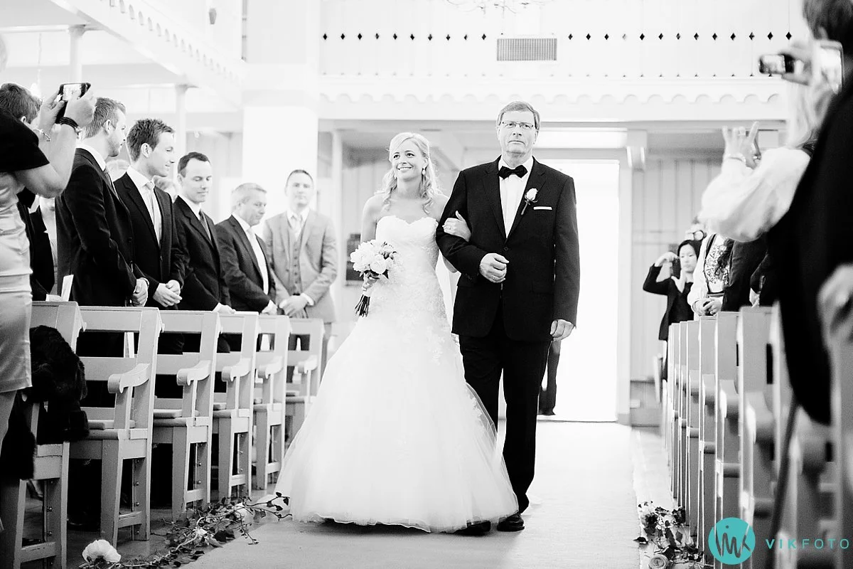 16-bryllupsfotograf-grimstad-arendal-engene-kirke