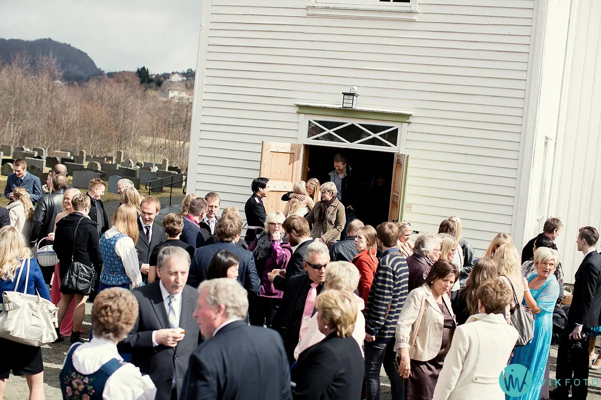 41-bryllup-kvinesdal-kirke-vielse-brudepar