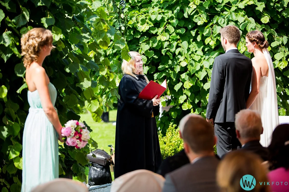 24-utendørs-vielse-bryllup-refsnes-gods-moss
