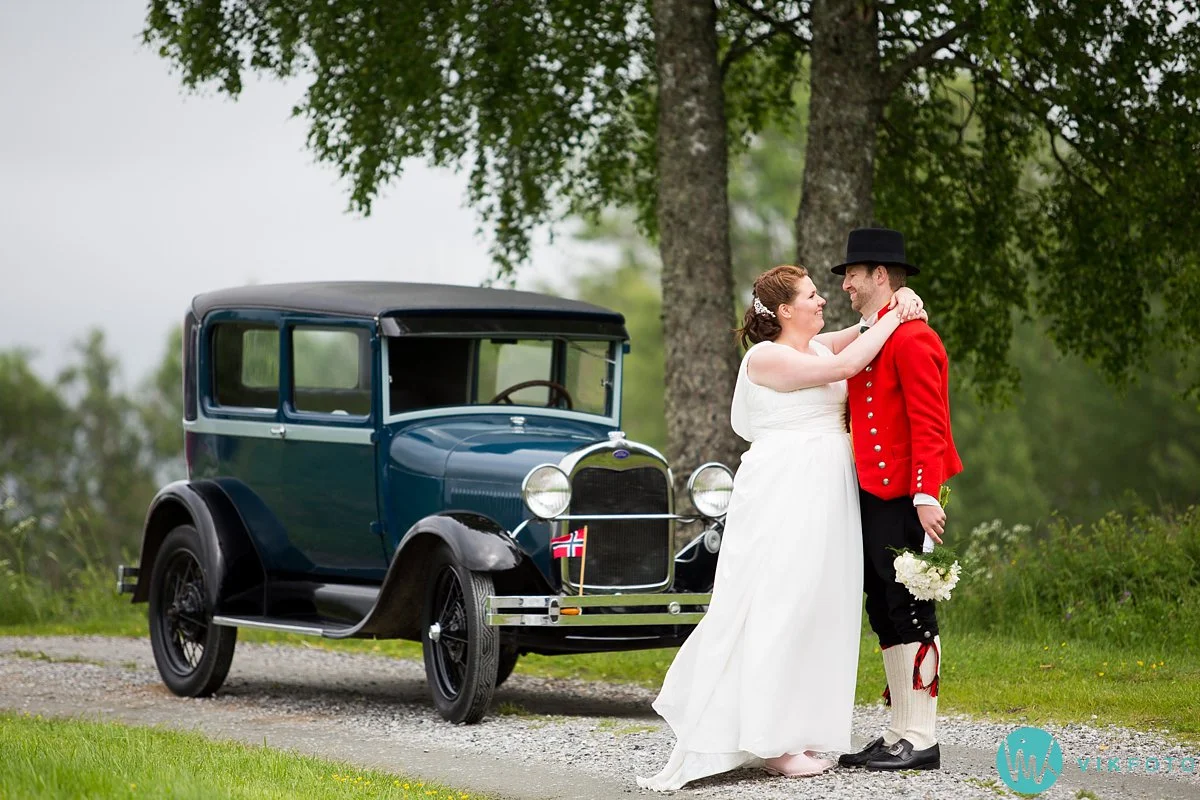 45-bryllup-fotograf-spydeberg-brudepar-bryllupsbilde-bunad