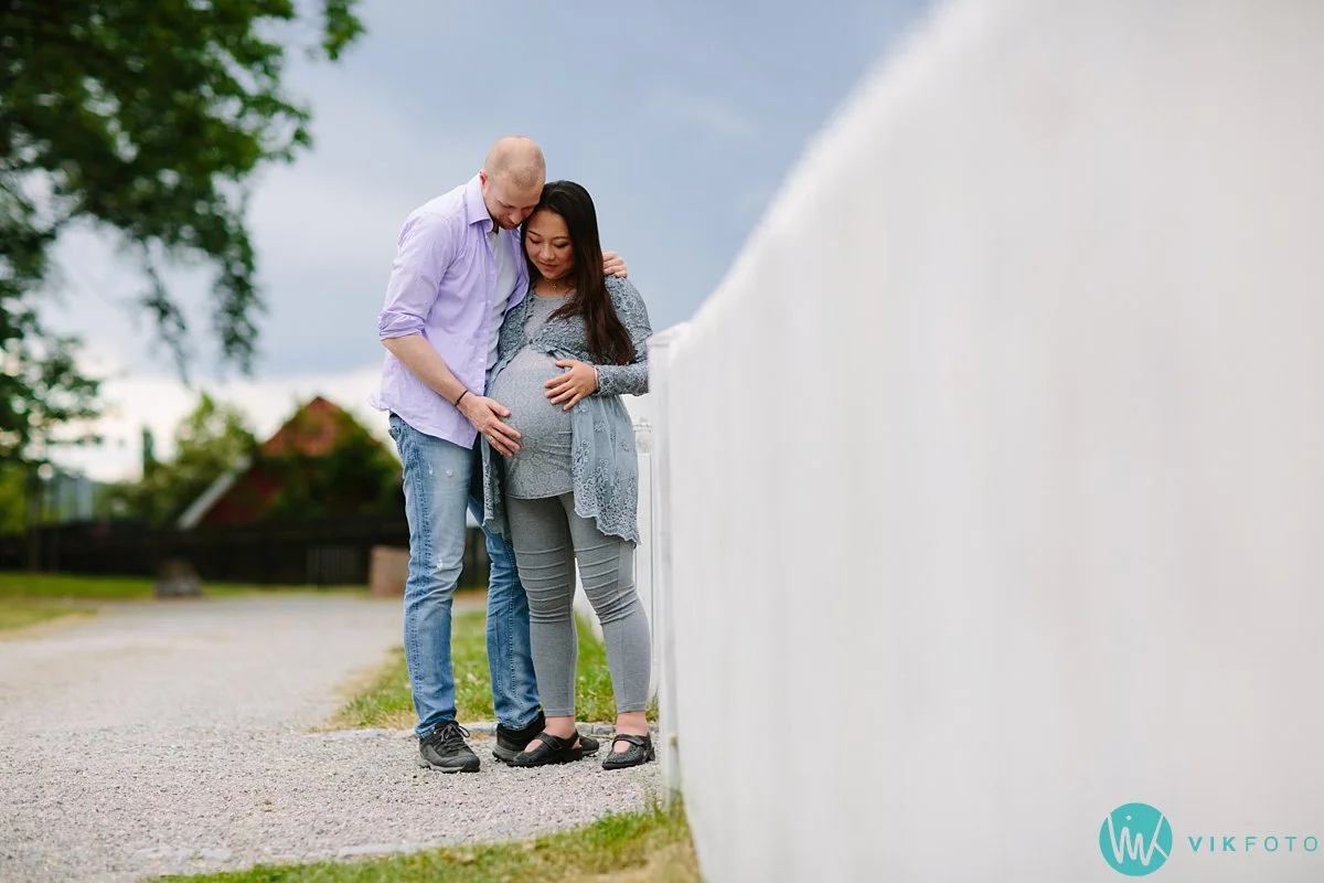 08-gravidfotografering-gravidmage-utendørs-gravidbilde