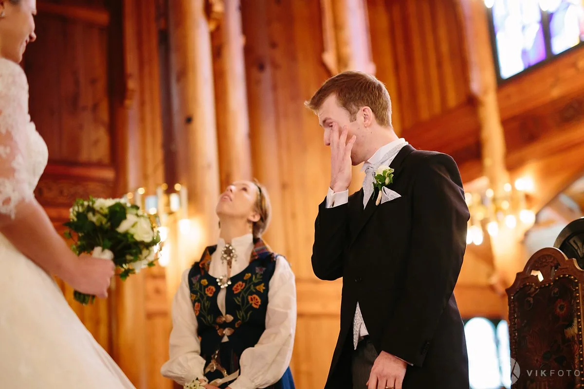 18-vinterbryllup-bryllup-holmenkollen-kapell-vielse-brudepar