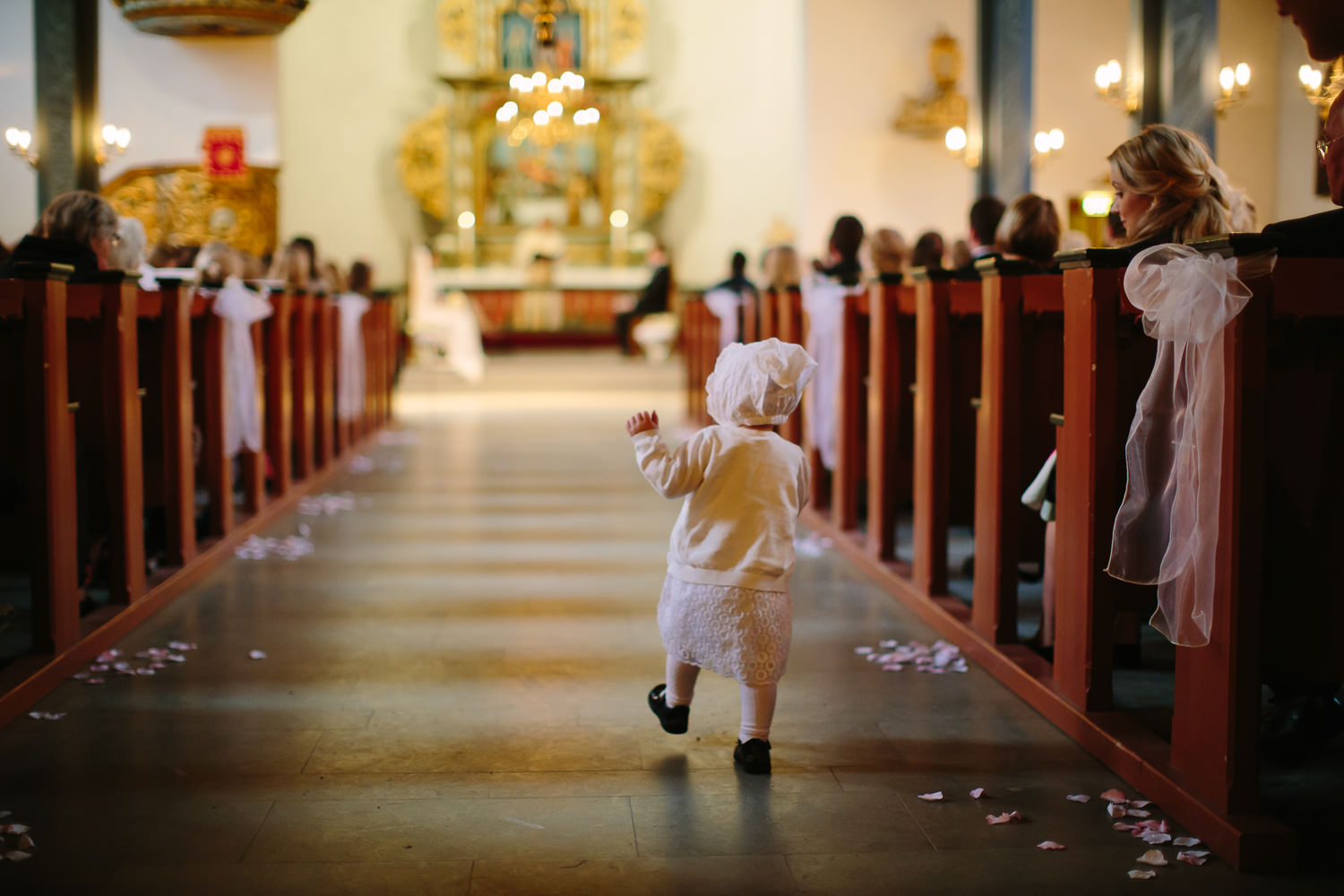 23-bryllup-asker-kirke-vielse-bryllupsfotograf-regn.jpg