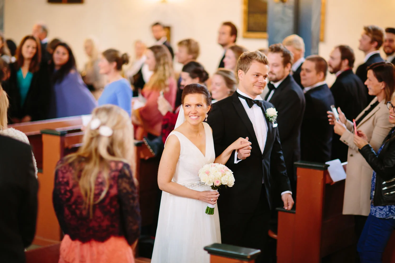 30-bryllup-asker-kirke-vielse-bryllupsfotograf-regn.jpg