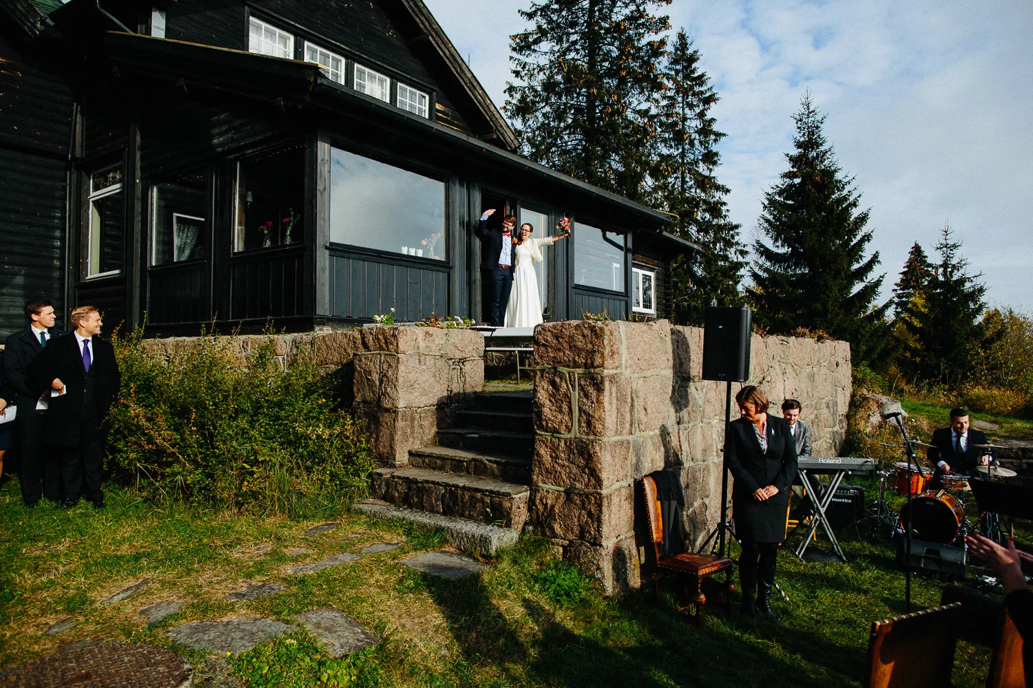 07-bryllup-solstua-vielse-ute.jpg