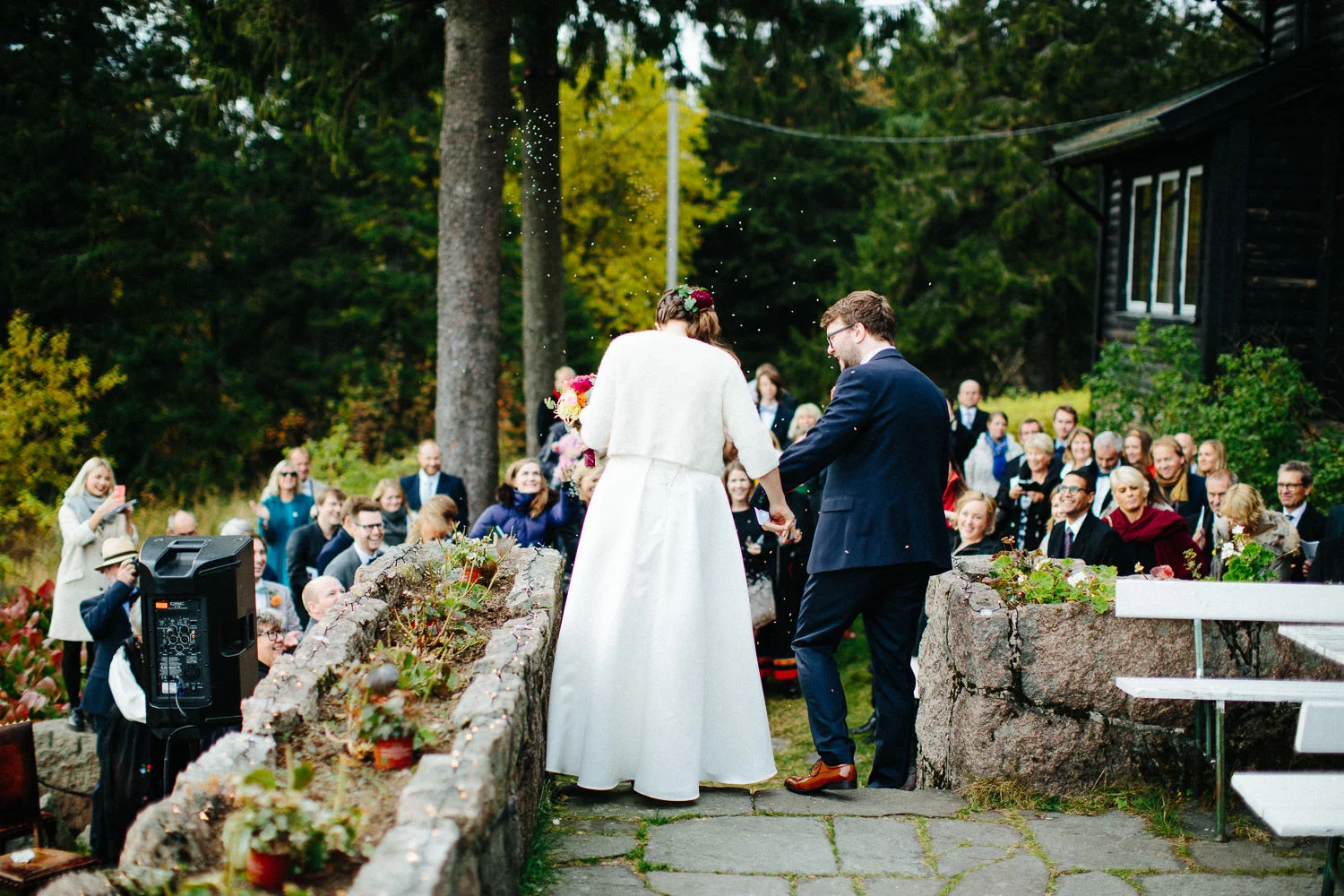 30-bryllup-solstua-vielse-ute.jpg
