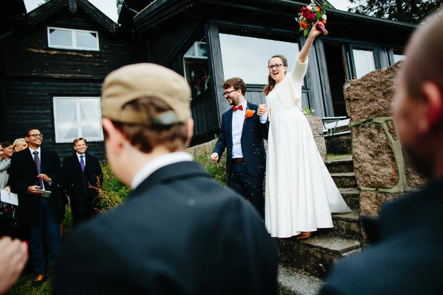 31-bryllup-solstua-vielse-ute.jpg