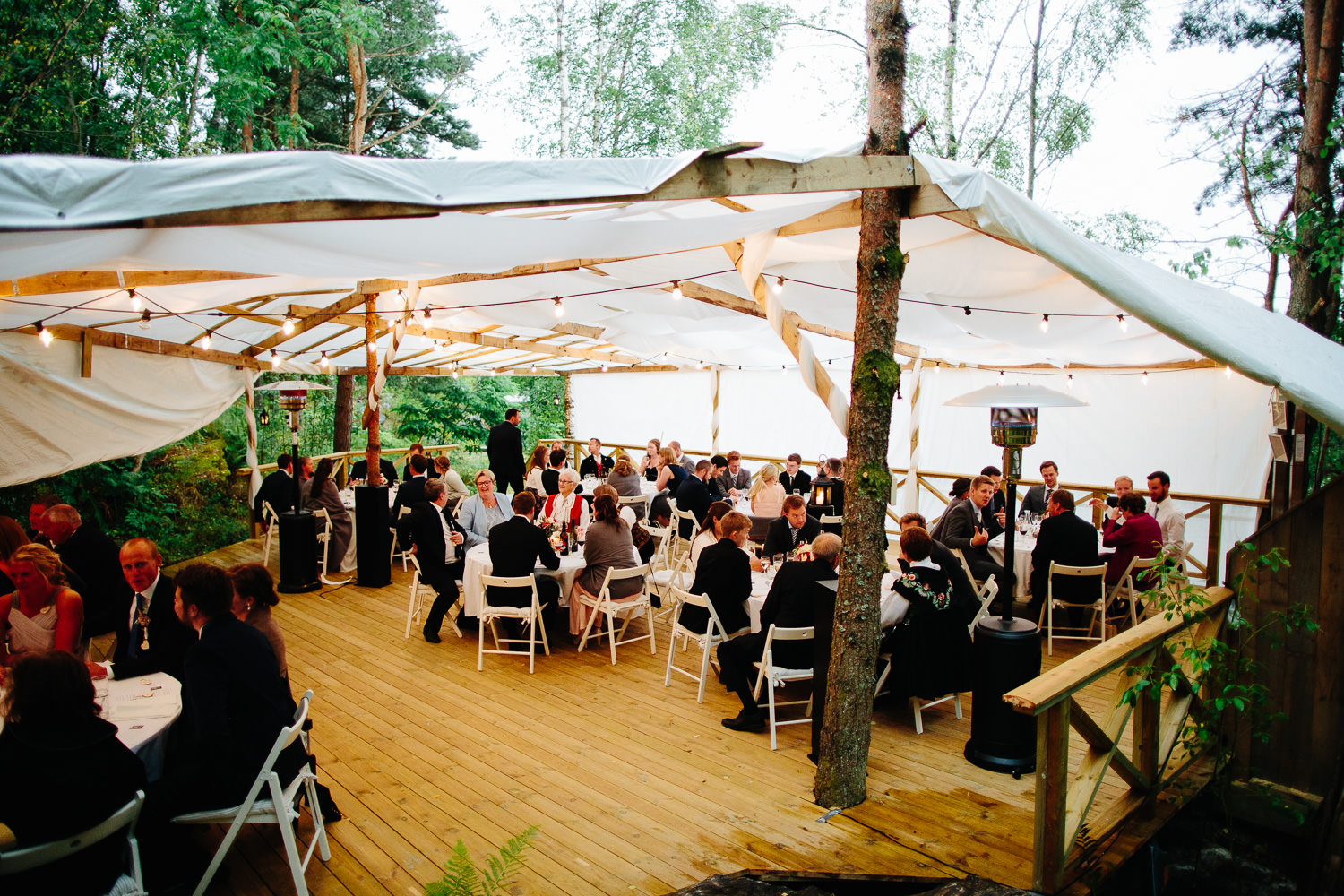  Paviljong og partytelt fra utendørs bryllup i Østfold.&nbsp; 