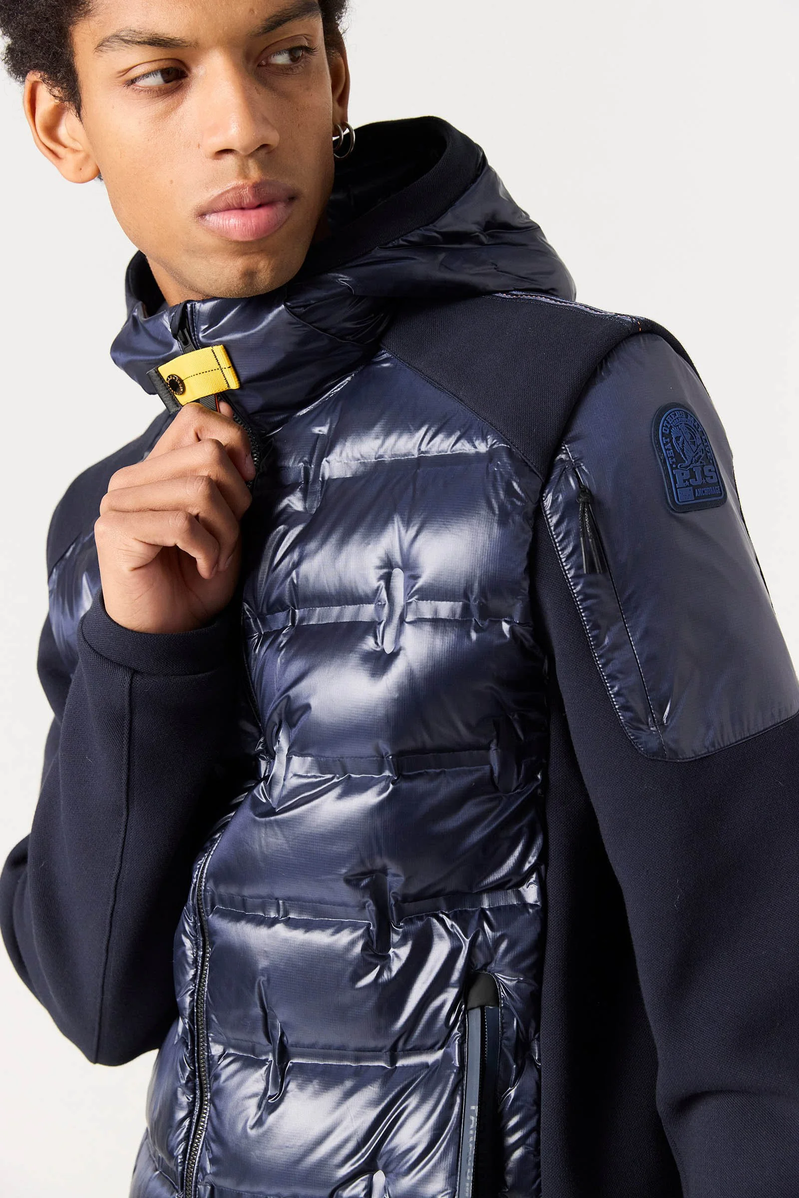 25WMPMHYQP01P32_Parajumpers_0316_14.jpg