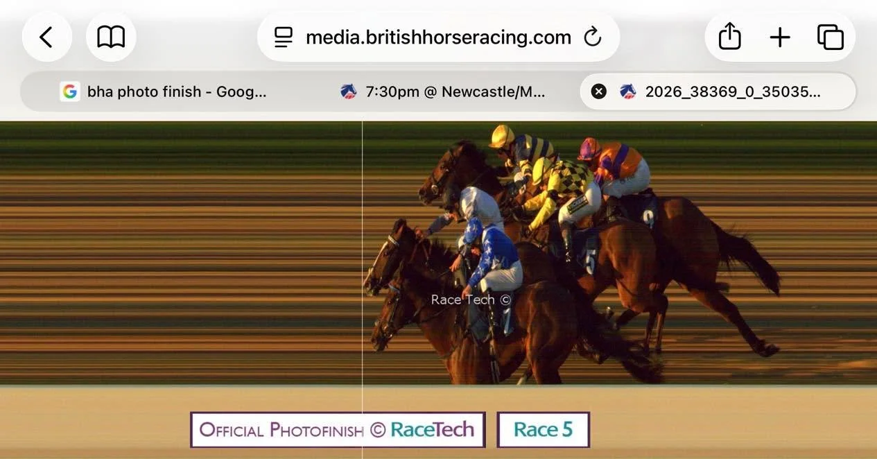 700+ miles travelled only to be beaten a nose... #teamdunn #horseracing #racinglife #horsetrainer #newcastleracecourse #racehorse #horsepower #fastandfurious #morningmotivation