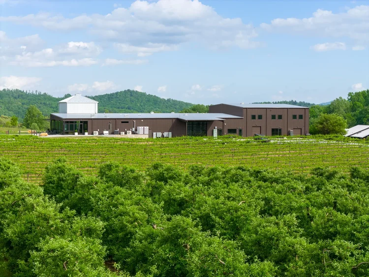 Marked Tree Vineyard, built by Cooper Construction — hospitality architecture photography by Jack Robert.