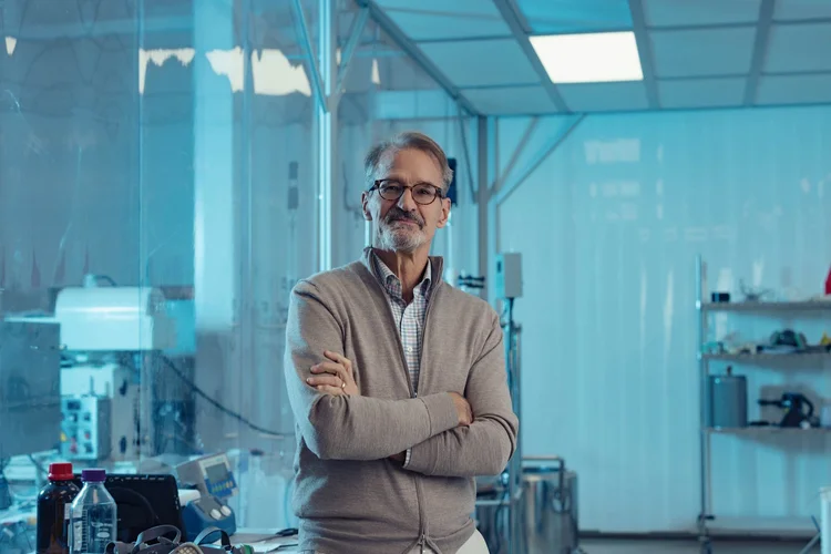 Founder in a research lab, editorial business portrait for TOWN magazine