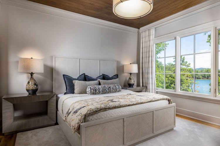 Guest room of the Masterpiece on the Lake (view 2).