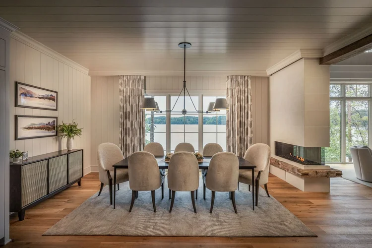 Dining room of the Masterpiece on the Lake.