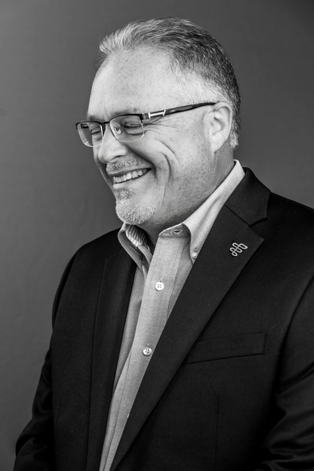 black-and-white-senior-executive-headshot-jack-robert.jpg