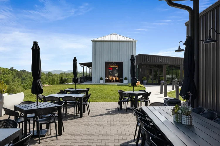 Marked Tree Vineyard, built by Cooper Construction — hospitality architecture photography by Jack Robert.