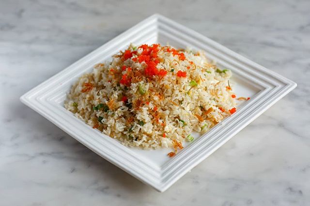 Fried rice is a wonderful part of almost any Chinese food meal. Come try our different styles of fried rice, including Shredded Beef Fried Rice 😋
.
.
.
#monday #friedrice #rice #shreddedbeef #beef #dolorestaurant #dolochicago #chinatownchicago #dims