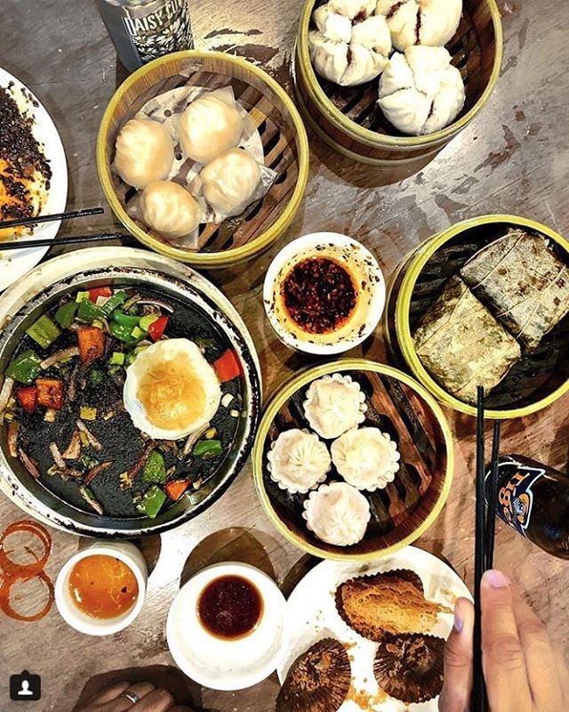 Know what the weekend is perfect for? Dim Sum at Dolo! 😁
.
📷: @lmathot .
.
.
#friday #weekend #dolorestaurant #dolochicago #chinatownchicago #dimsum #chinesefood #cantonesefood #yummy #foodie #tasty #Hungry #foodpics #foodpic #foodphotography #chic