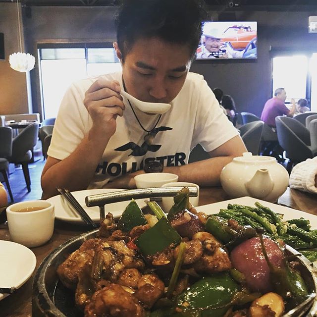 Want to share a meal with an old friend? Dolo is the perfect place to catch up over delicious seafood, dim sum, or drinks 😊
.
📷: Huizhen L. (goo.gl/8UaNnr)
.
.
.
#sunday #weekend #friends #sharingiscaring #foodwithfriends #dolorestaurant #dolochica