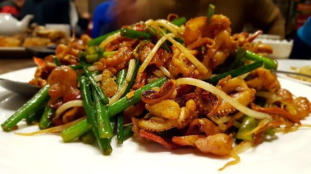 Ready for the weekend? It is the perfect time to indulge with some amazing seafood at Dolo!
.
📷: Kayee I. (goo.gl/T8RCxe)
.
.
.
#friday #weekend #friyay #seafood #seafoodstirfry #dolorestaurant #dolochicago #chinatownchicago #dimsum #chinesefood #ca