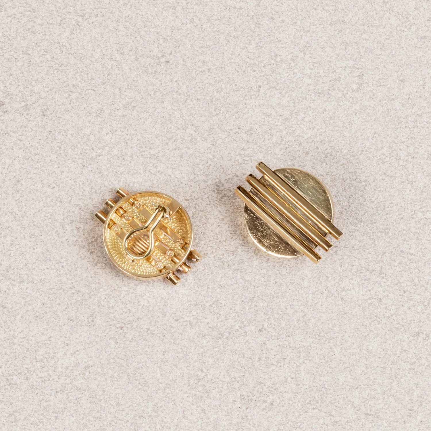 gold_studs_2.jpg