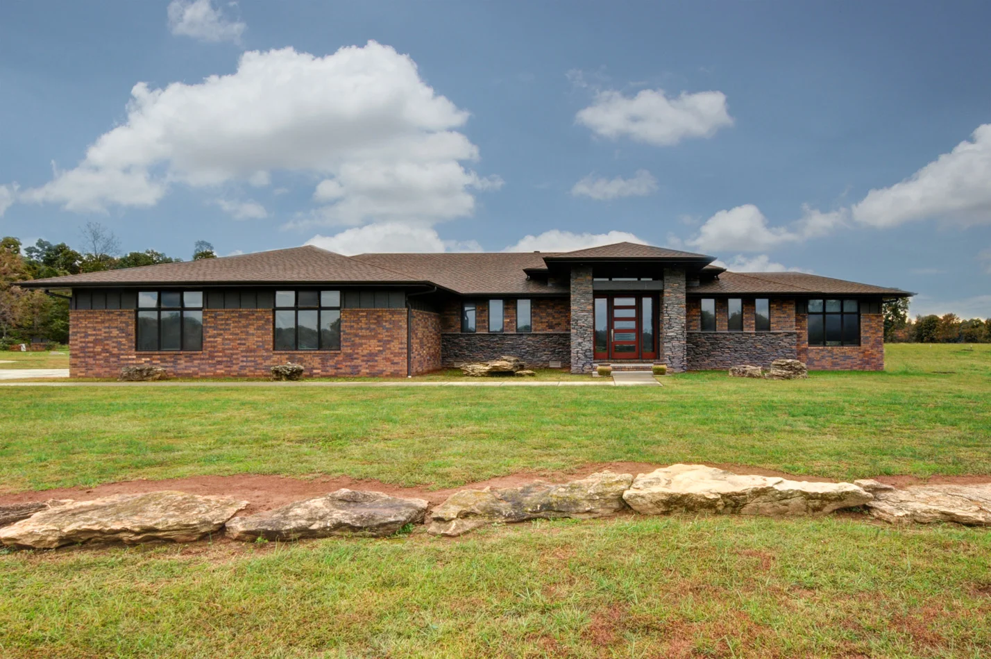 built-by-brett-custom-home-builders-springfield-mo-meadowcrest-lane-exterior-001.jpg