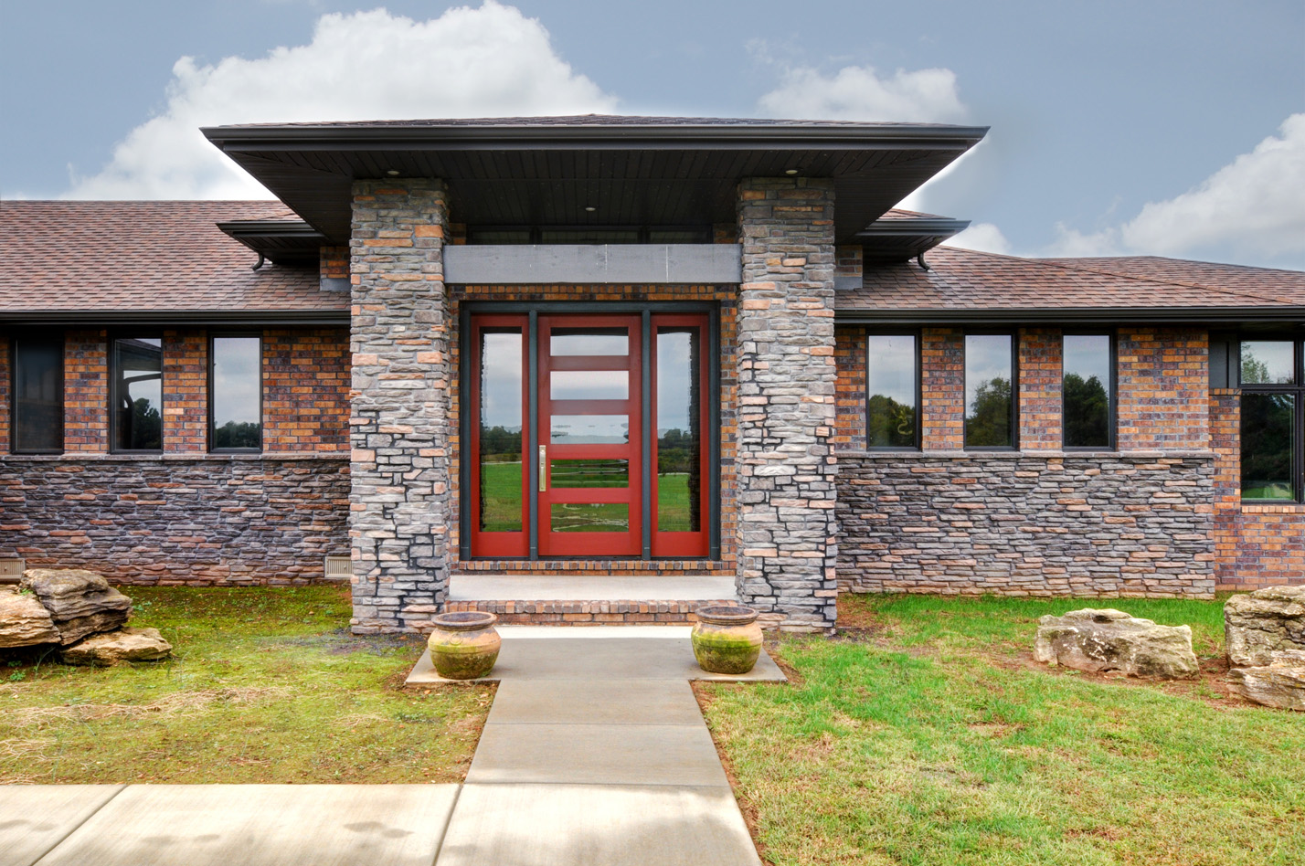 built-by-brett-custom-home-builders-springfield-mo-meadowcrest-lane-exterior-002.jpg