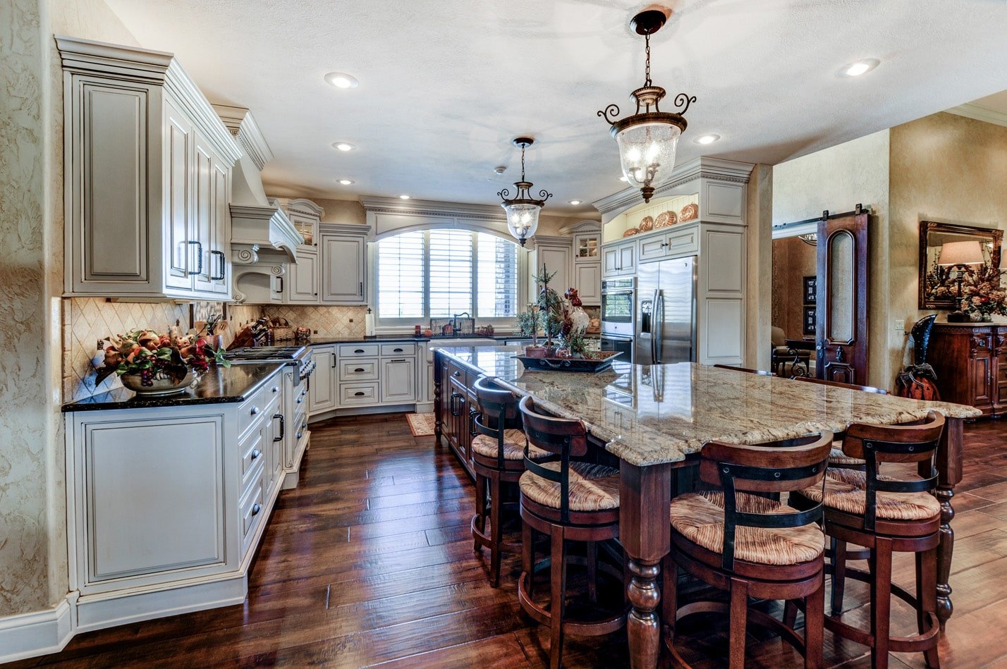 built-by-brett-custom-home-springfield-mo-13735-lawrence-2100-018-min.jpg