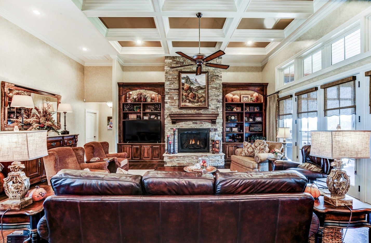 built-by-brett-custom-home-springfield-mo-13735-lawrence-2100-015-min.jpg