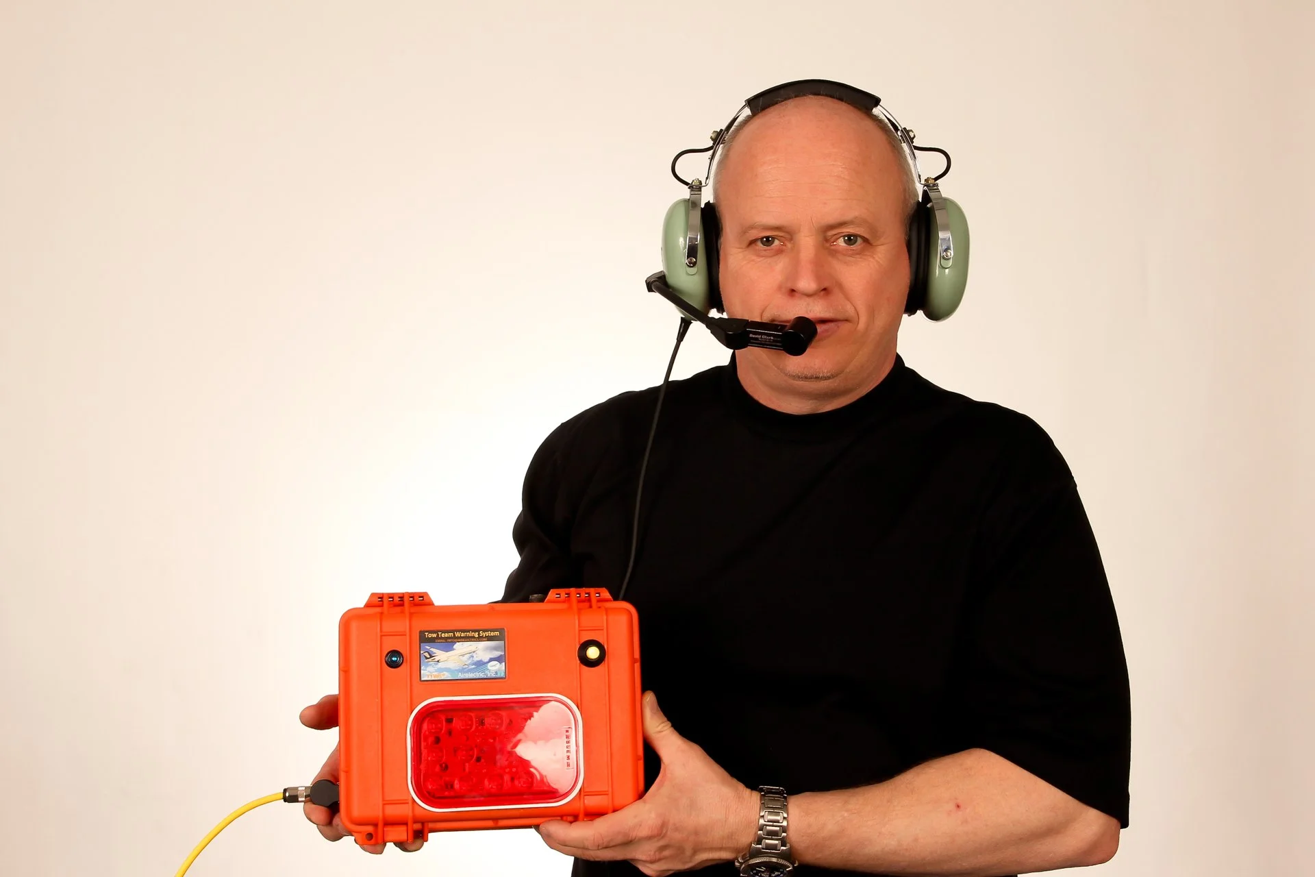 Headset options are also available for communication with the cockpit as well as for noisy environments and greater safety.
