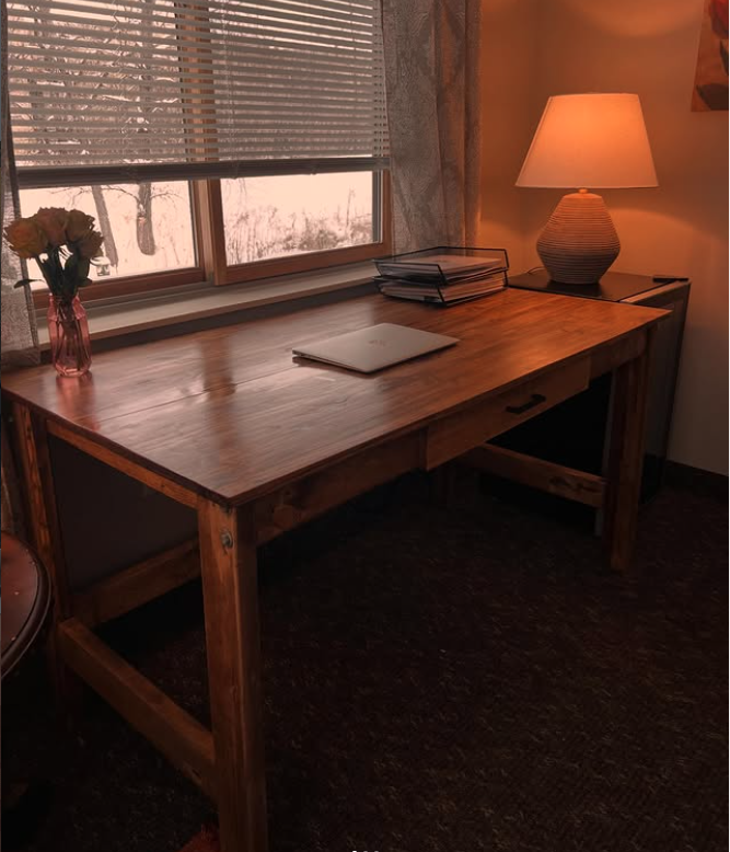 Desk.png