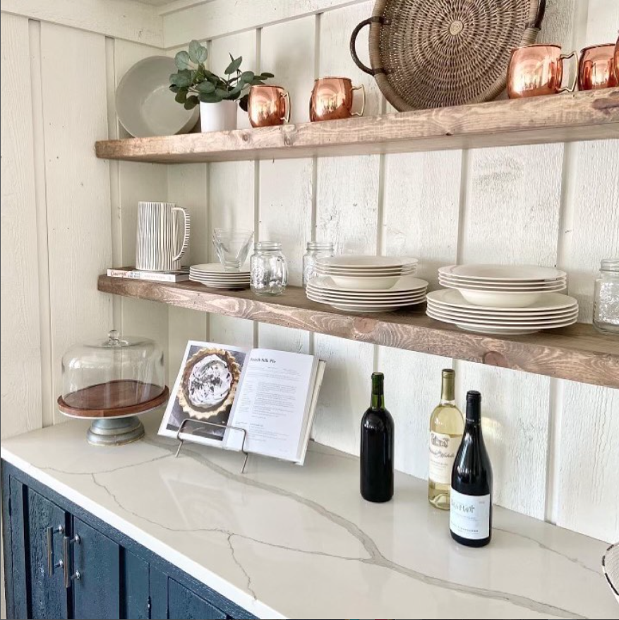 Open kitchen shelves.png