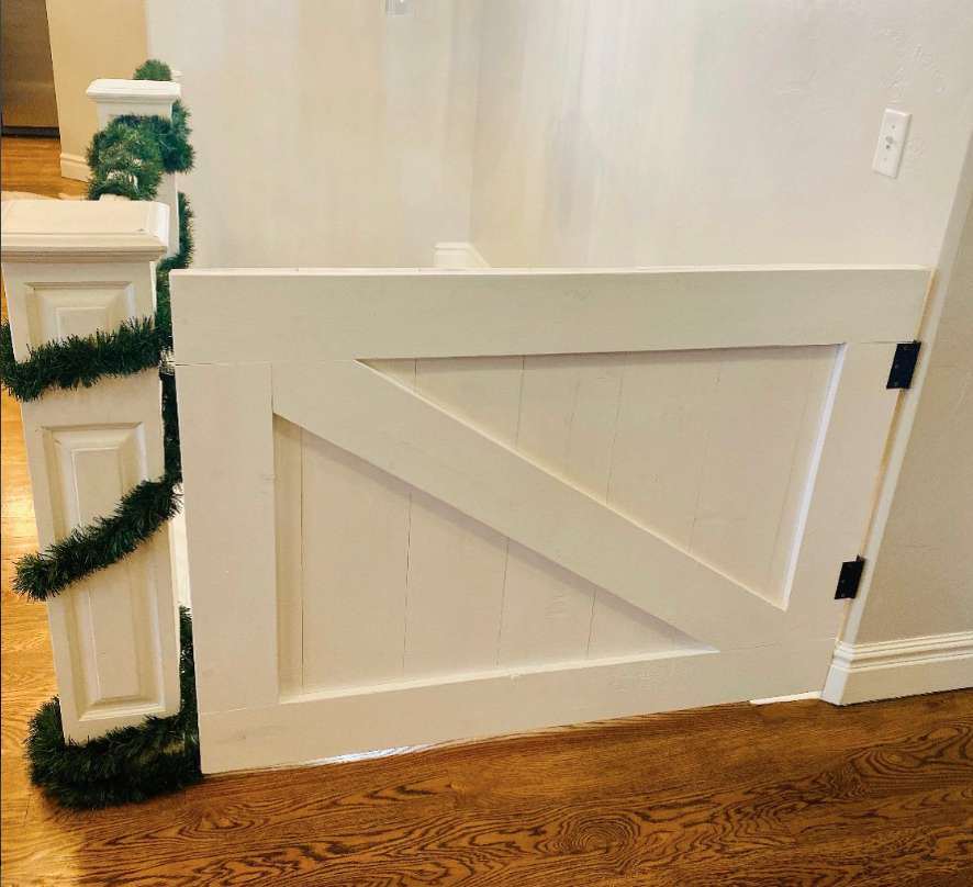 White baby gate:pet gate.png