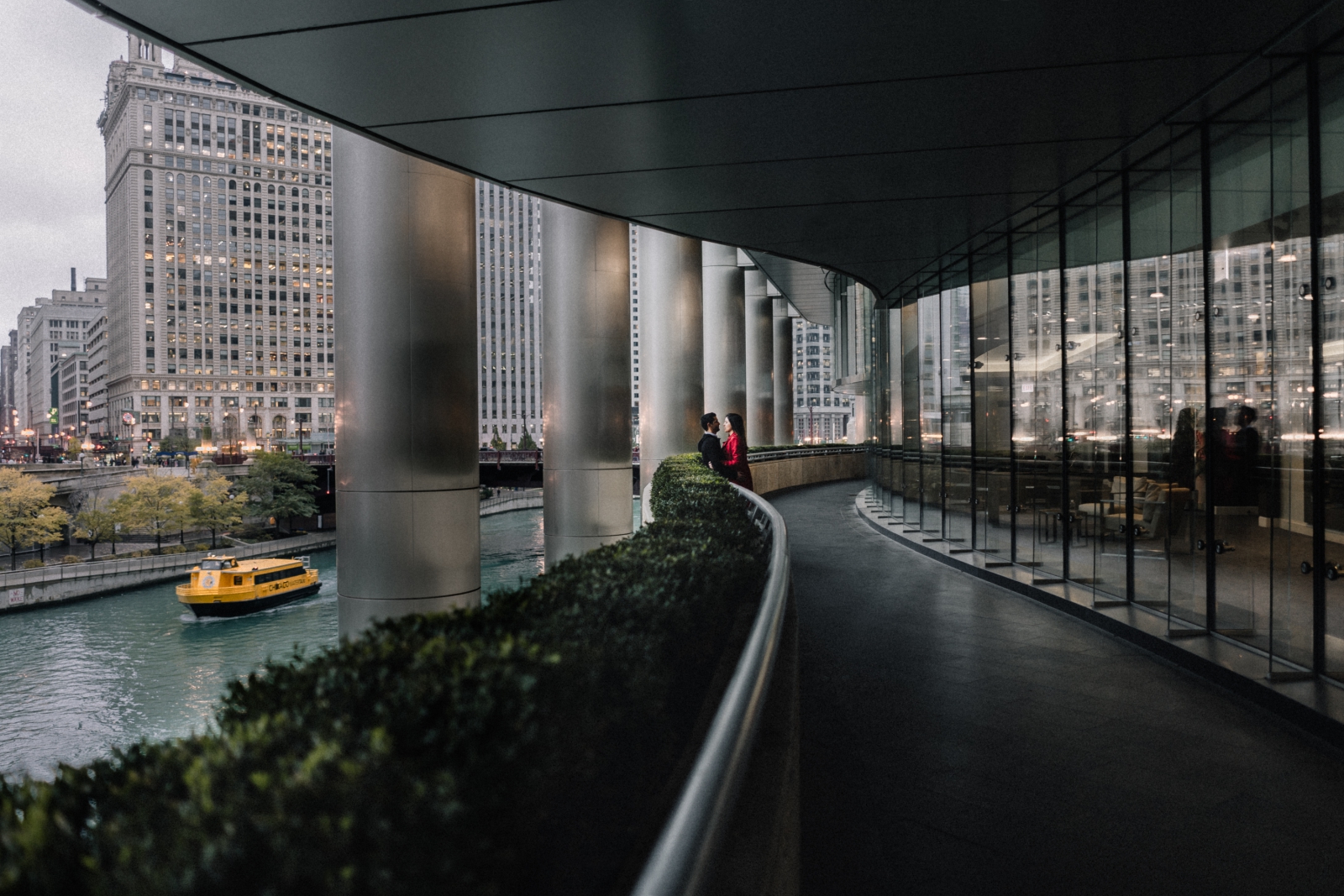 Trump walkway | Chicago vacation photography | lisa kathan photography