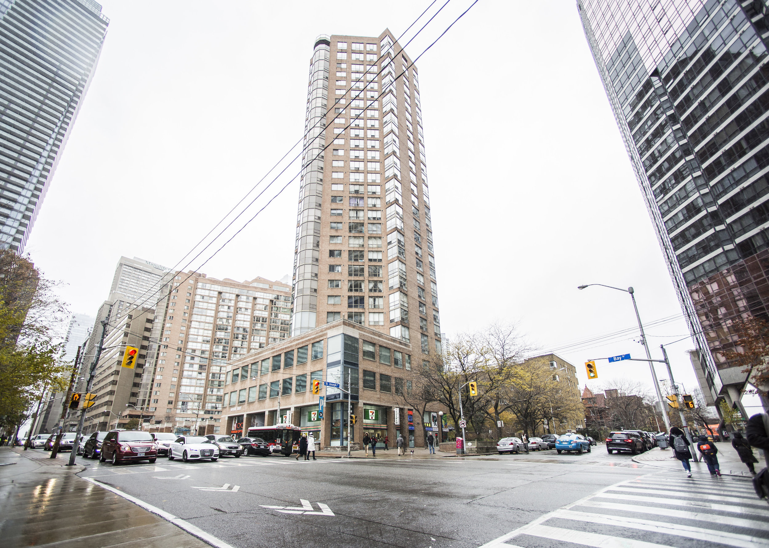 polo-club-condos-1-2-1055-bay-st-44-st-joseph-st-toronto