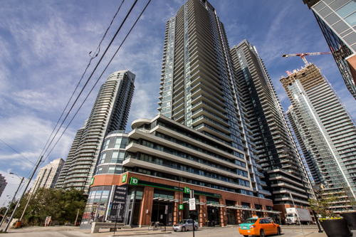 2212 Lake Shore Blvd W.jpg