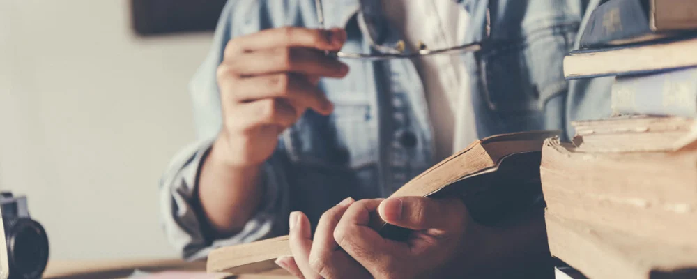 teen reading-2.jpg