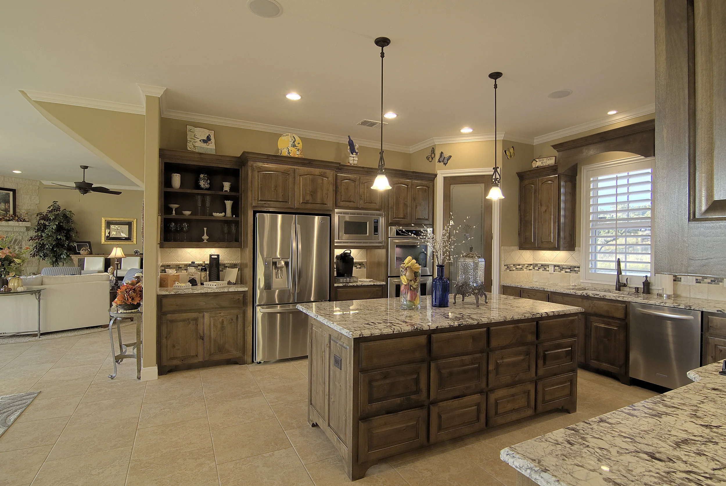 2328CoralstoneKitchen1.jpg