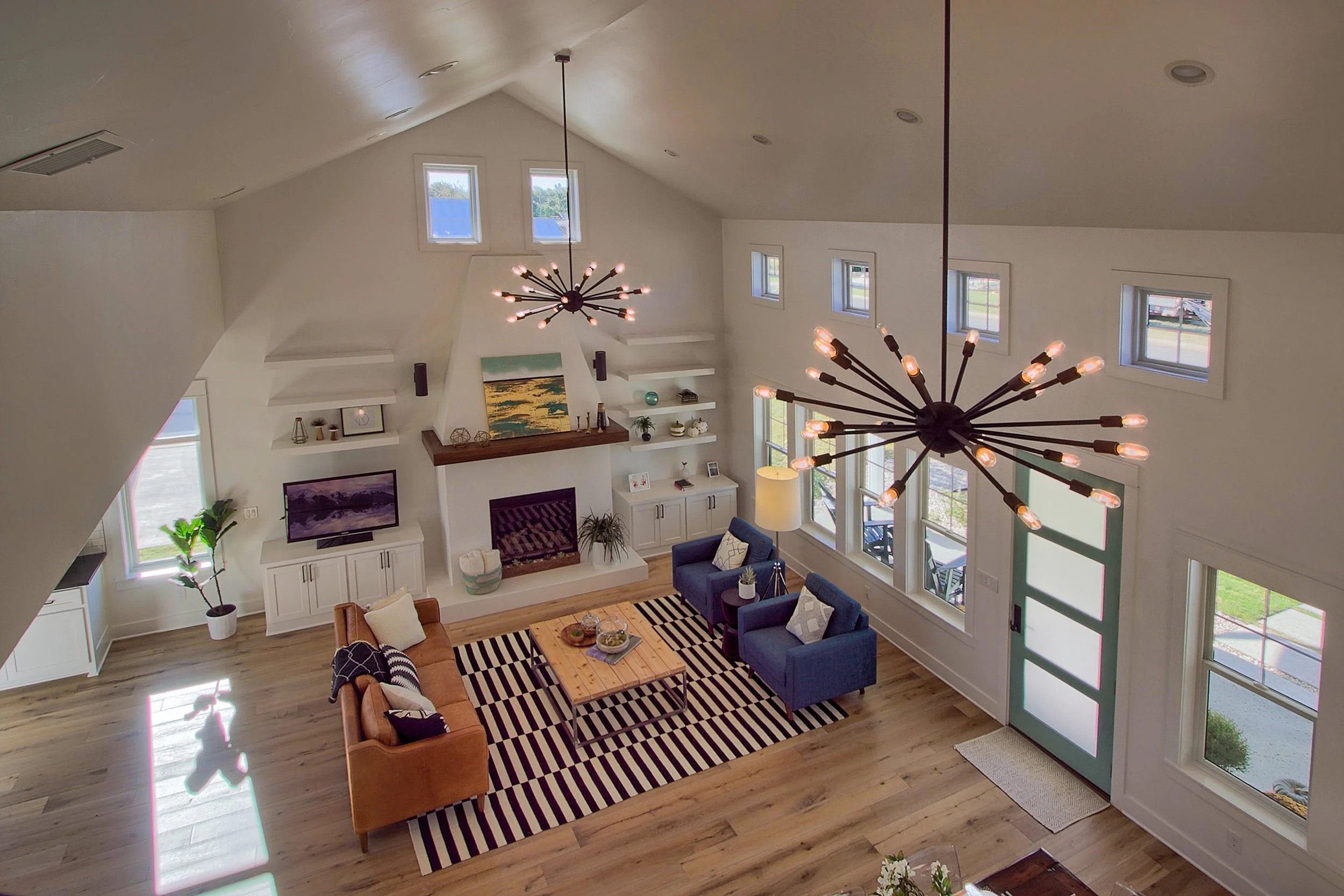 912HawthornLiving1.jpg
