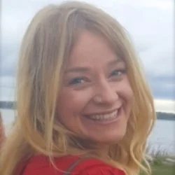 loren bio pic.jpg