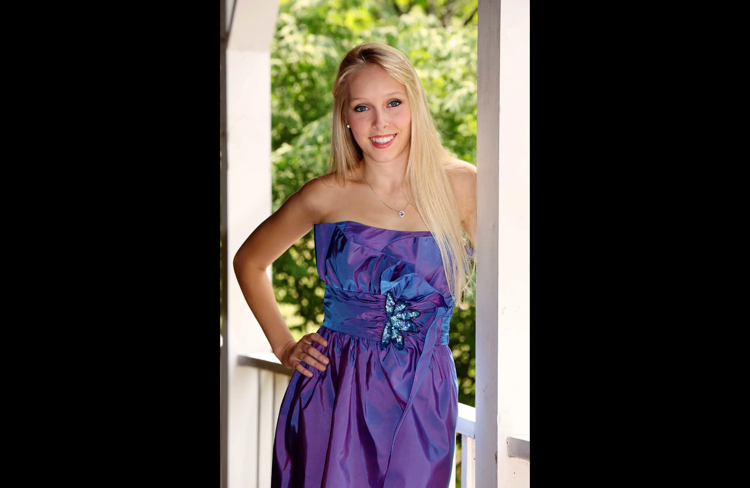 Brooke DeBetties - Brooke DeBettignies Comp Card2 Age 17.JPG