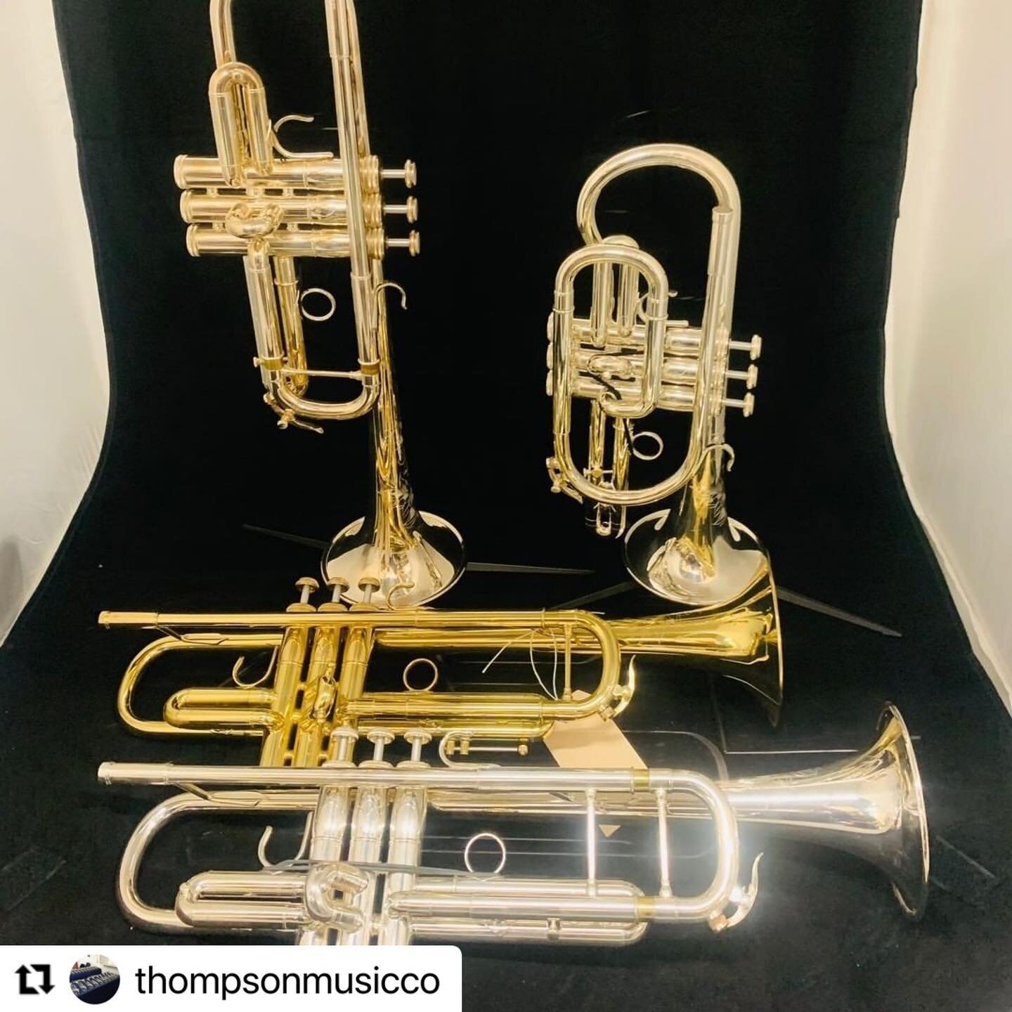 Christmas may be over but Yule love these horns! #iplayshires #seshires #shirestrumpet #trumpet #brass  #Repost @thompsonmusicco with @make_repost
・・・
#seshires #az #cvla #7a #4f #trumpet #ctrumpet #bbtrumpet #cornet #classicaltrumpet #jazztrumpet #b